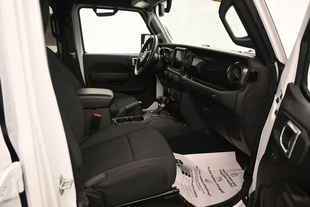 Used 2022 White Jeep Sport image 11
