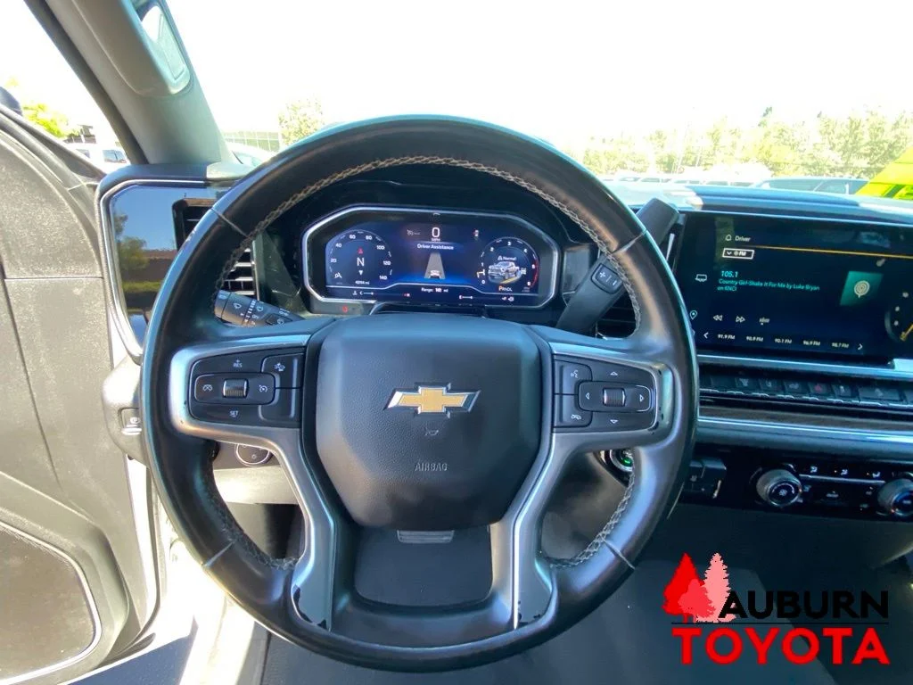 Used 2024 White Chevrolet LT image 35