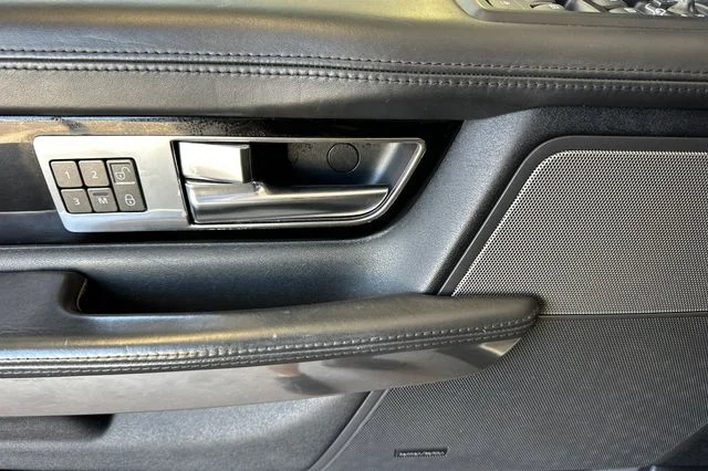 Used 2011 Stornoway Gray Land Rover Supercharged image 12