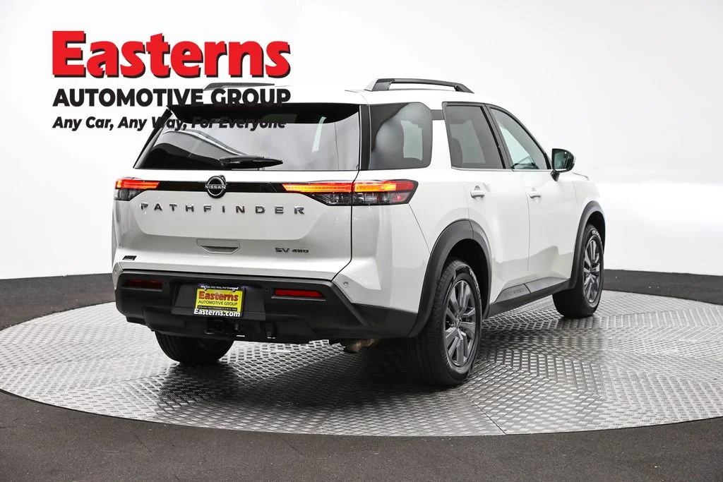 Used 2023 White Nissan SV image 5