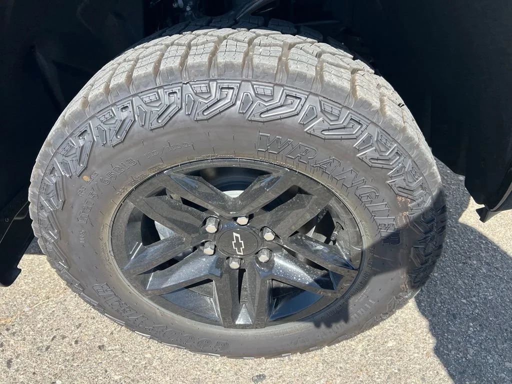 New 2026 Sterling Gray Metallic Chevrolet Custom Trail Boss image 29