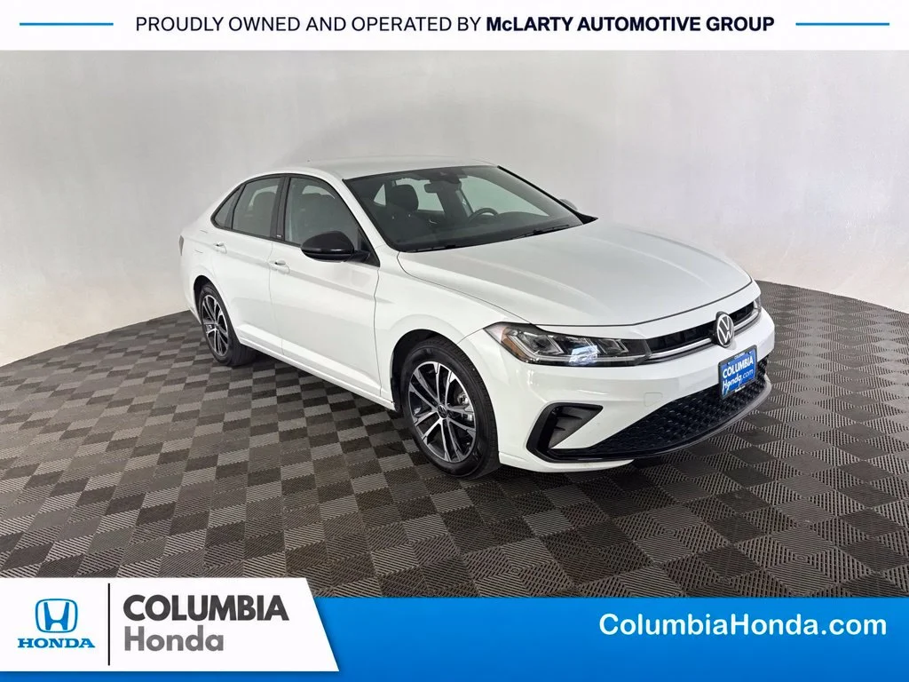 Used 2025 White Volkswagen 1.5T Sport image 1