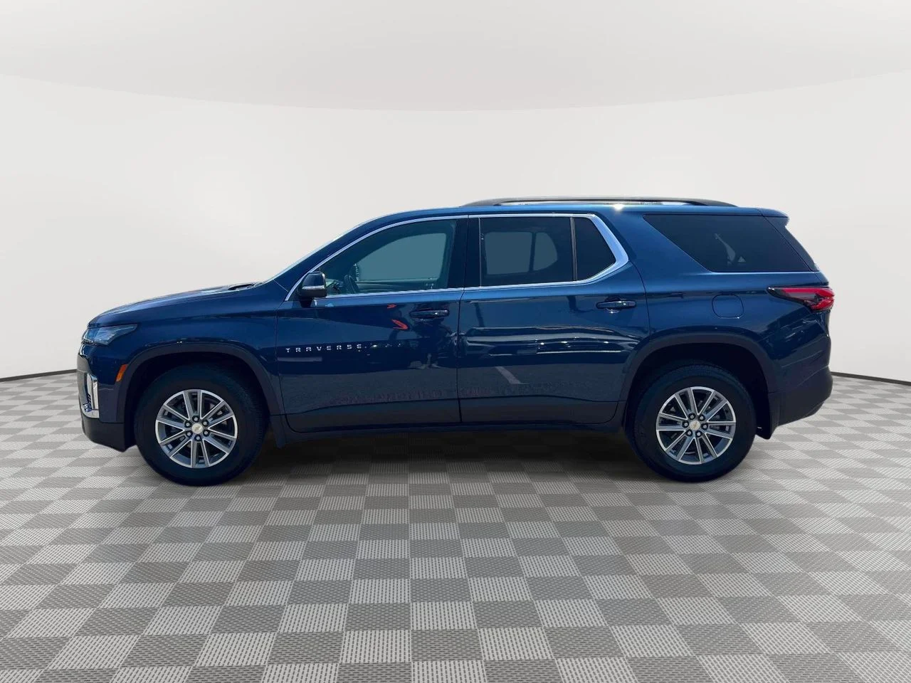 Used 2023 Northsky Blue Metallic Chevrolet AWD LT Cloth image 8
