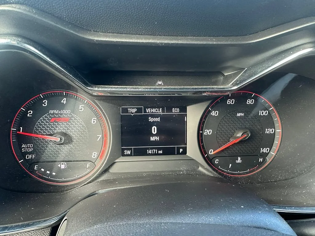 Used 2023 SUMMIT WHITE Chevrolet RS image 28