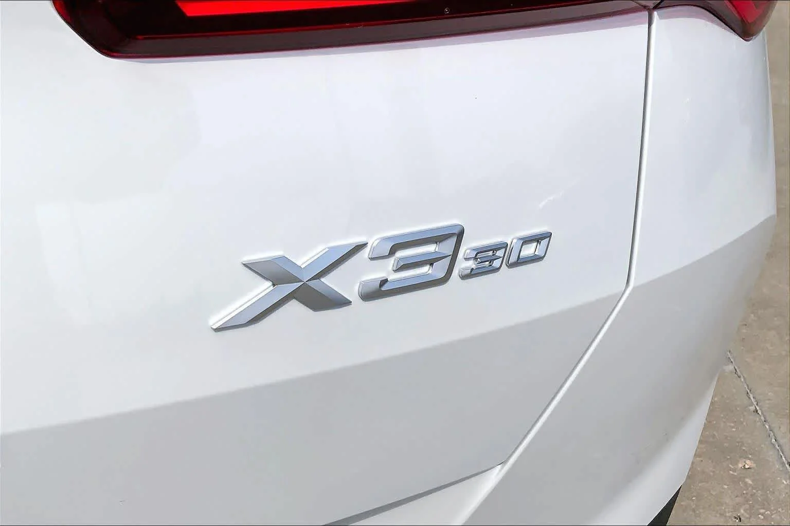 New 2026 Mineral White Metallic BMW 30 xDrive image 15