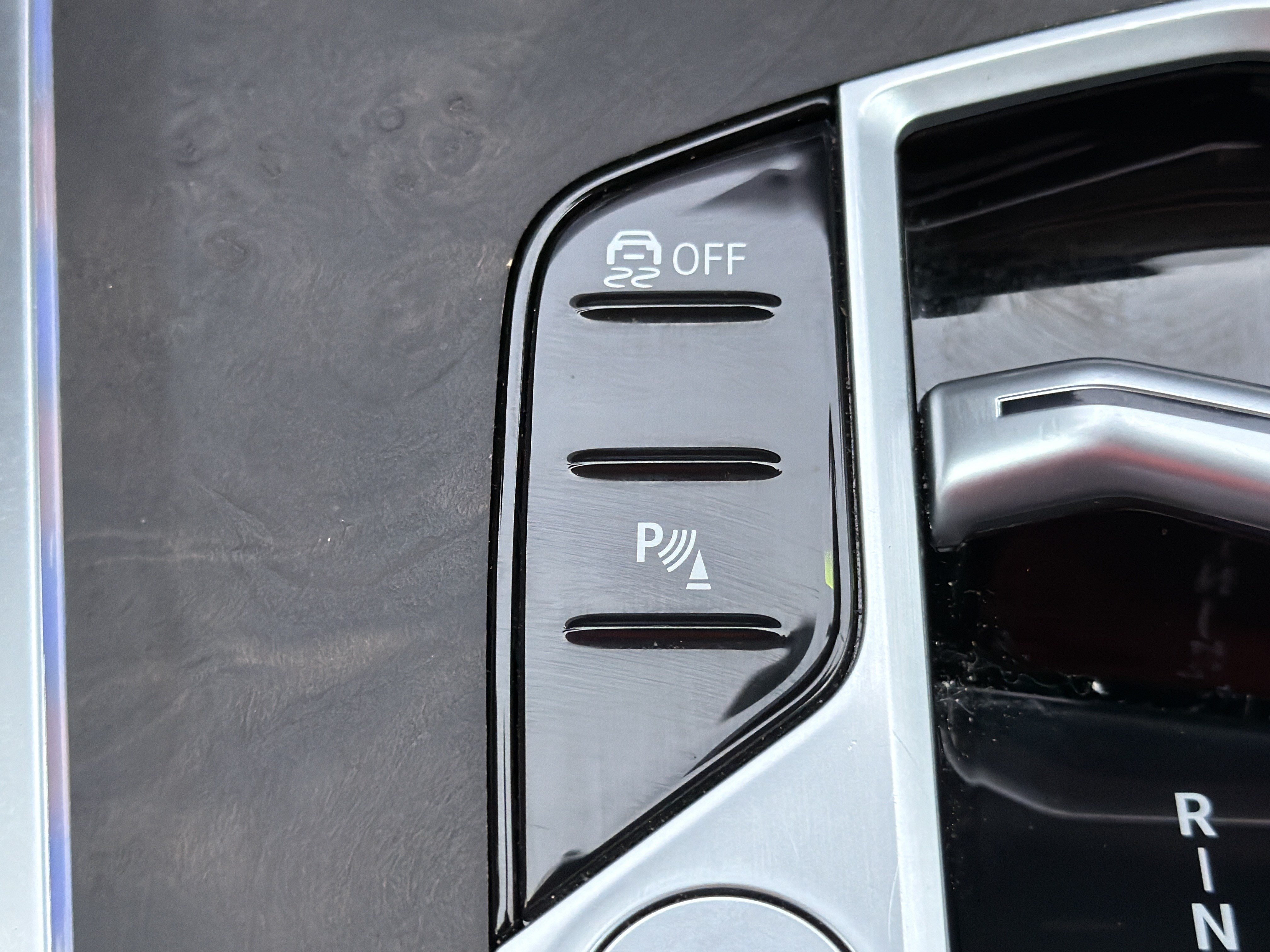 Used 2025 Black Sapphire Metallic BMW xDrive40i image 13