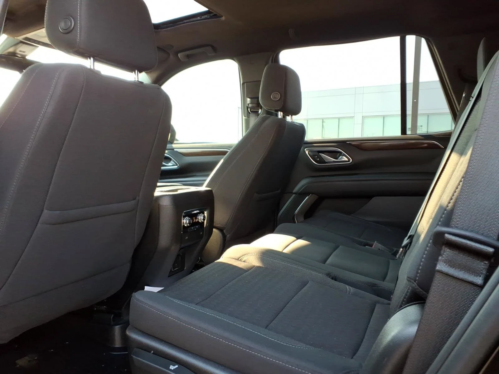 Used 2022 Onyx Black GMC SLE image 25