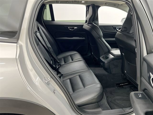 2025 Volvo V60 Cross Country Plus - Photo 17