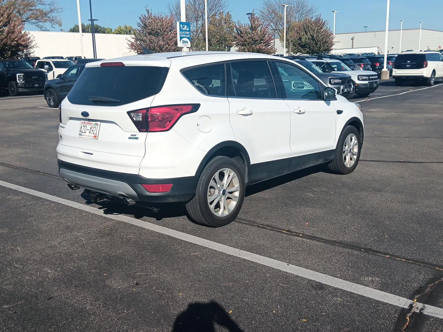 Used 2019 Oxford White Ford SE image 5