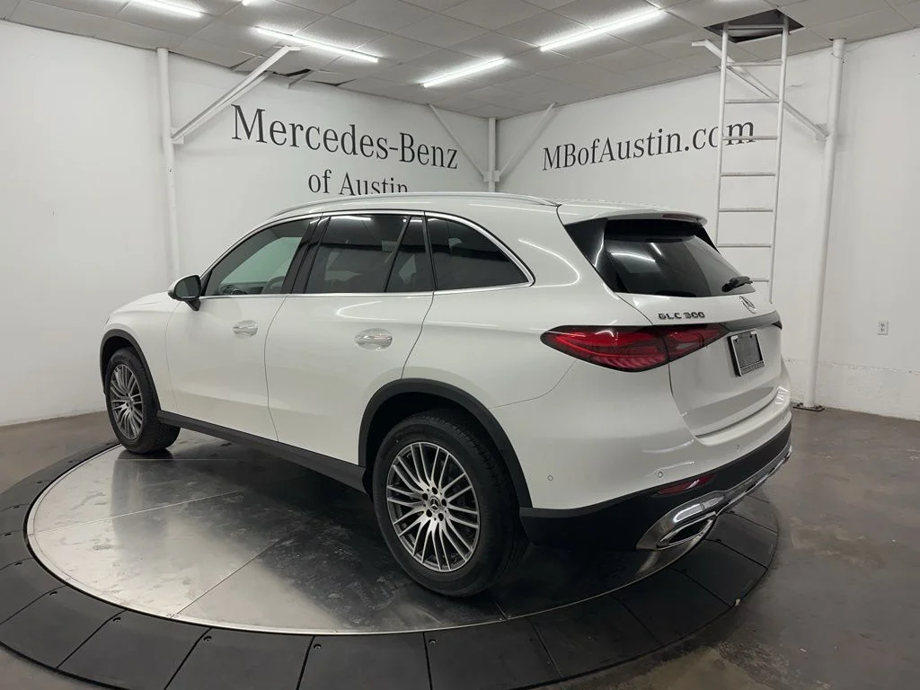 Used 2026 White Mercedes-Benz GLC 300 image 5