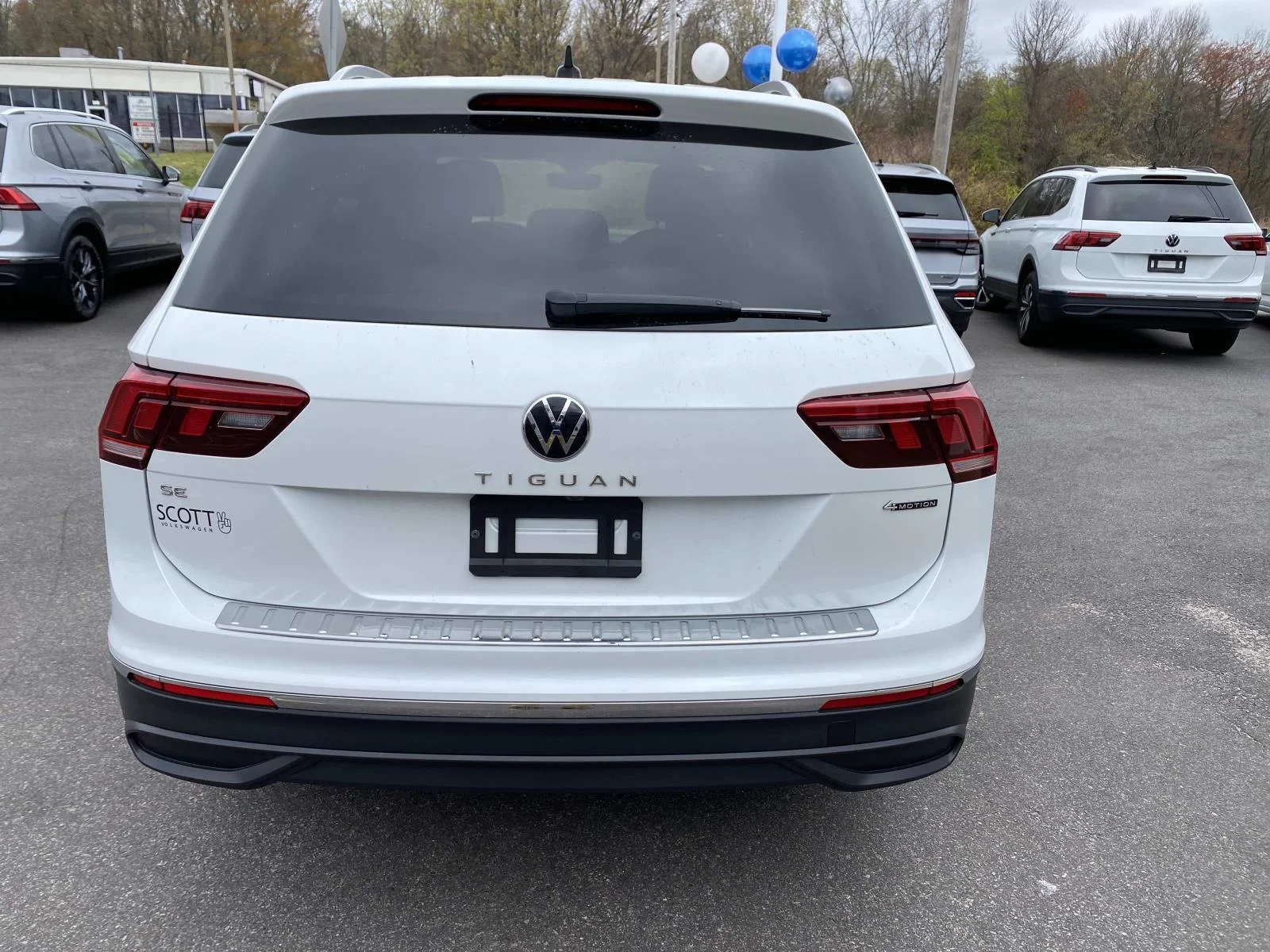Certified Used 2023 Opal White Pearl Volkswagen 2.0T SE 4MOTION image 4