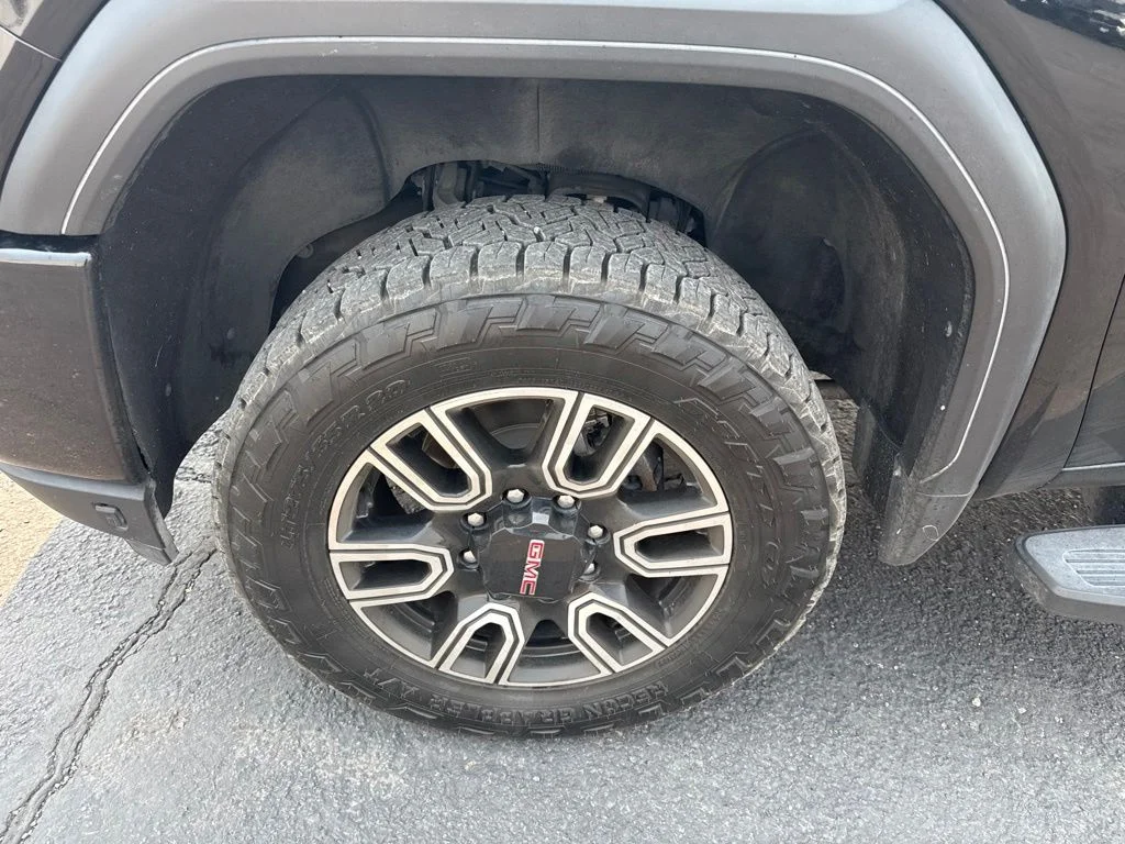Used 2022 Onyx Black GMC AT4 image 17