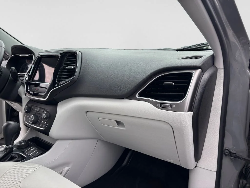 Used 2019 Gray Jeep Limited image 42