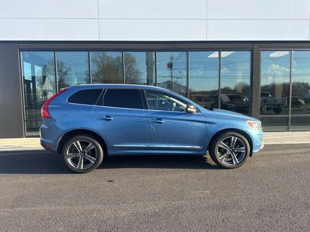 Used 2017 Volvo XC60 T6 Dynamic with VIN YV449MRR7H2039441 for sale in Seekonk, MA
