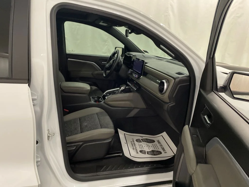 2024 Chevrolet Colorado ZR2 - Photo 25