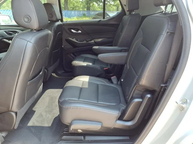 Used 2021 Silver Chevrolet RS image 9