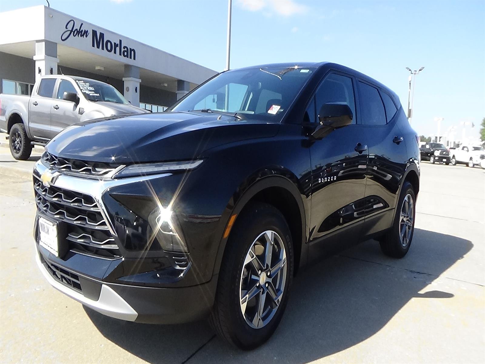 Used 2025 Black (gba) Chevrolet LT image 2