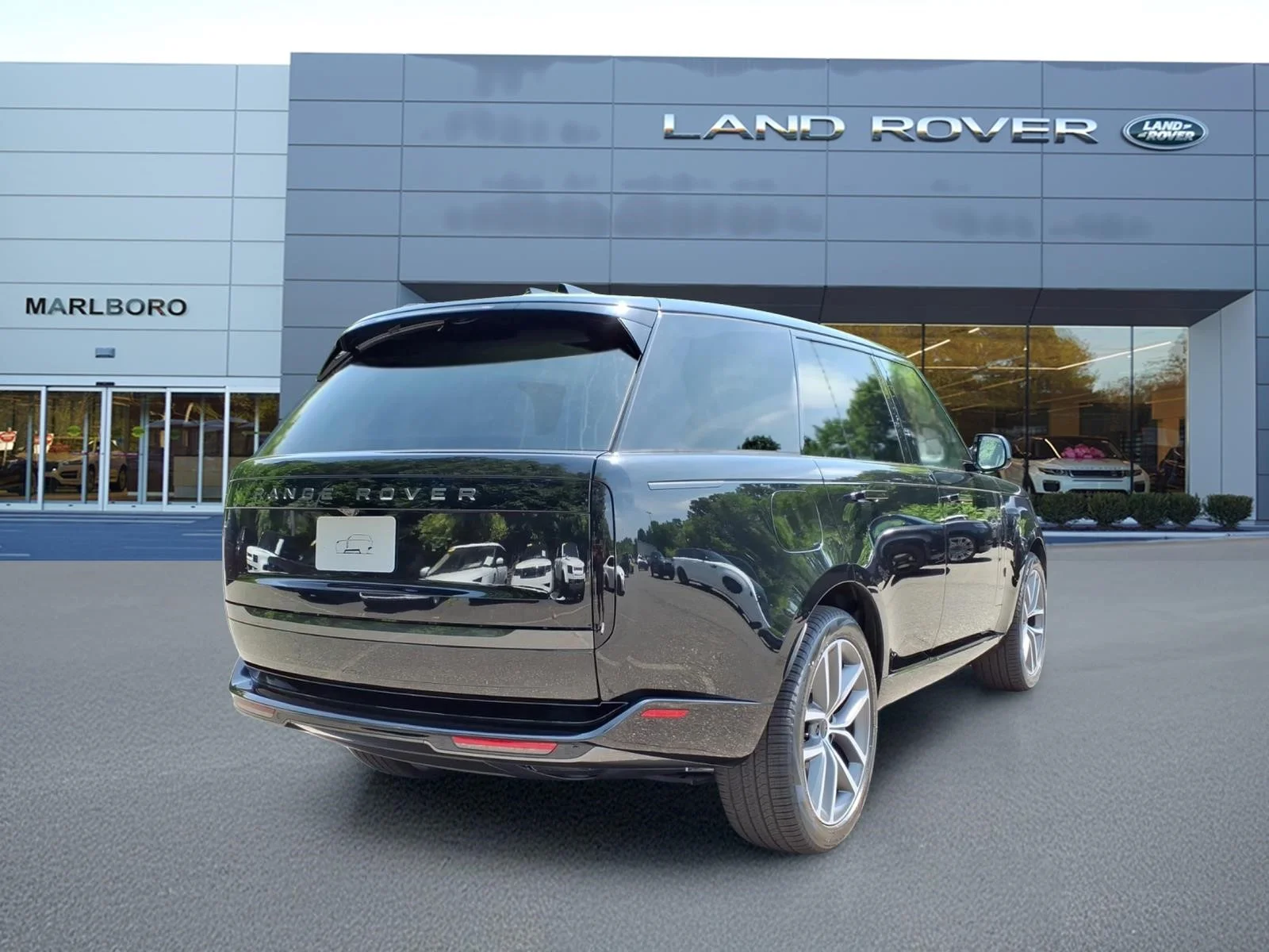 New 2026 Santorini Black Land Rover SE image 2