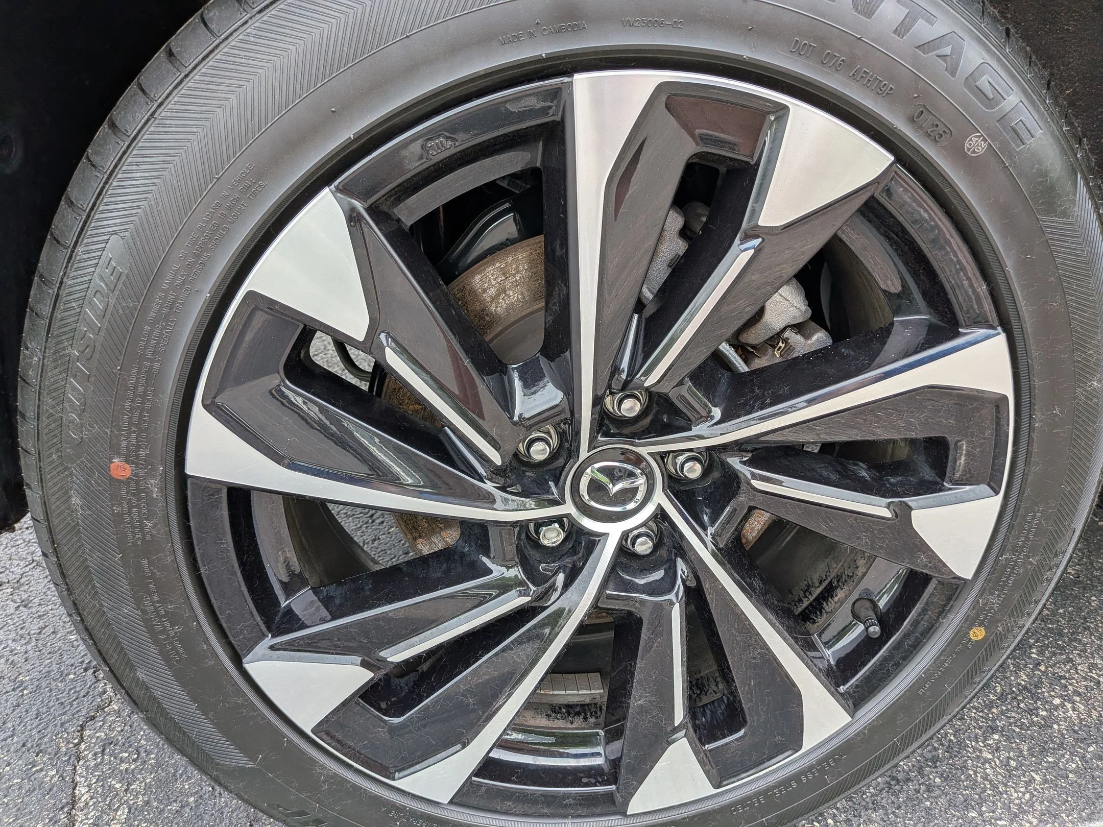 Used 2025 Wind Chill Pearl Mazda Premium Plus image 28