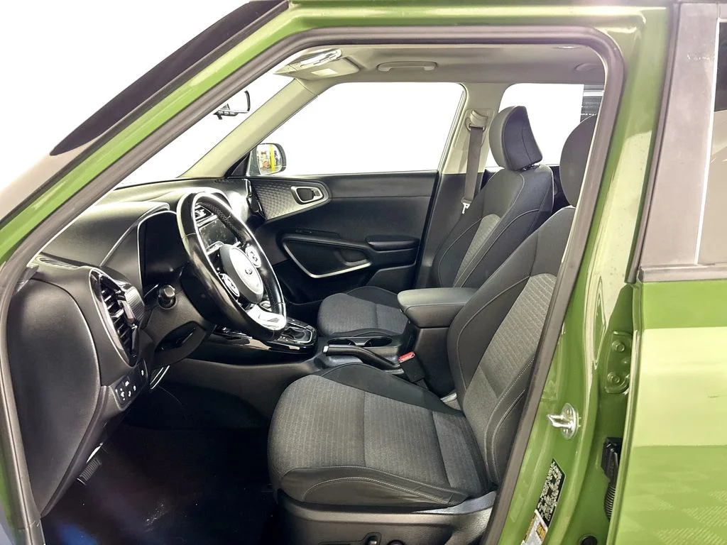 Used 2021 Green Kia EX image 11