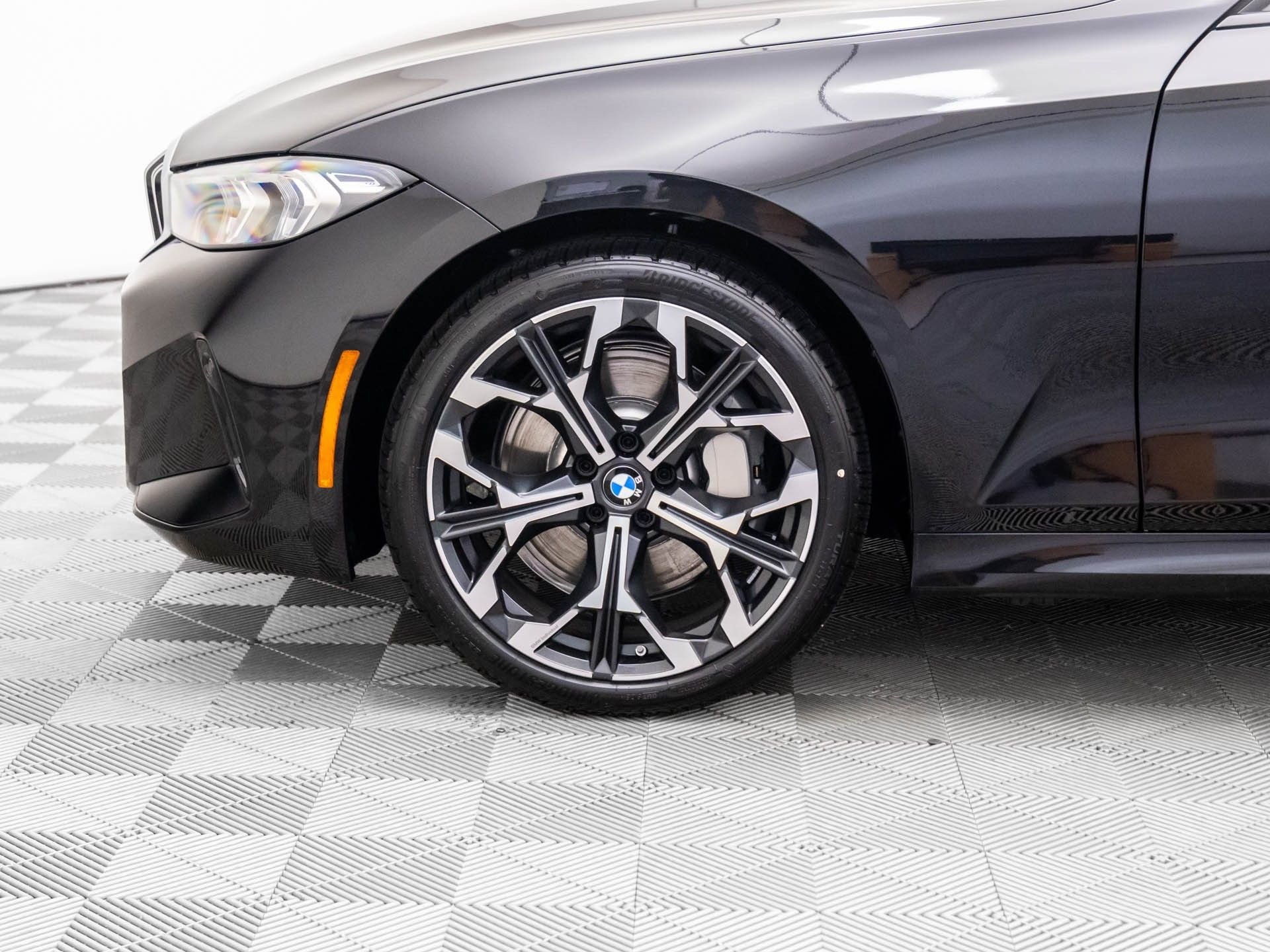 New 2026 Black Sapphire Metallic BMW 330i xDrive image 34