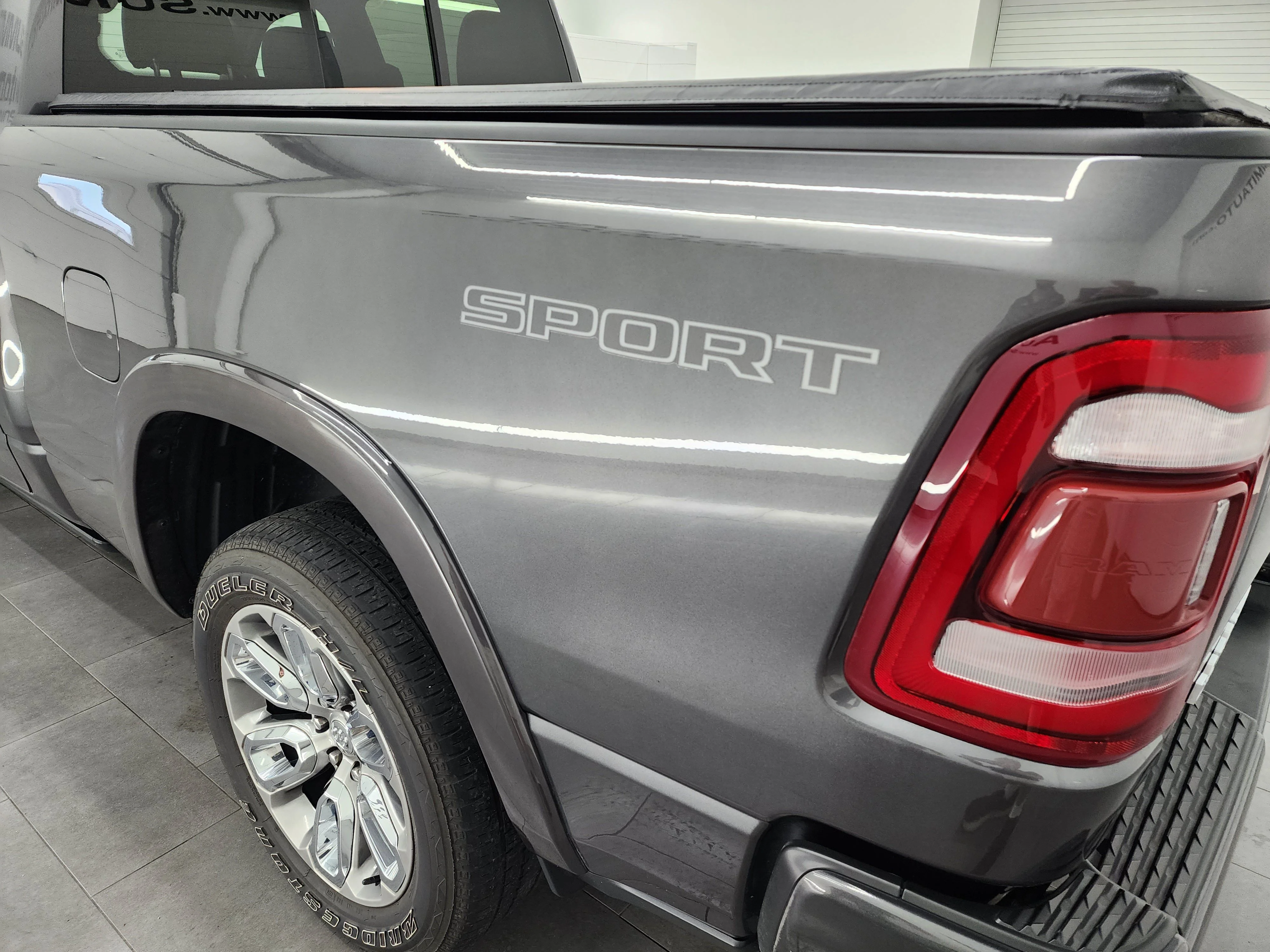 Used 2022 Granite Crystal Metallic Clearcoat Ram Laramie image 31