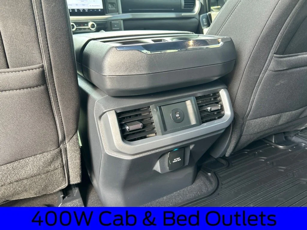 Used 2025 White Metallic Ford XLT image 9