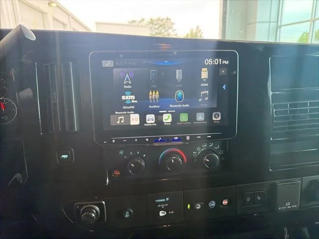 Used 2025 Special Exterior Color GMC Work Van image 3