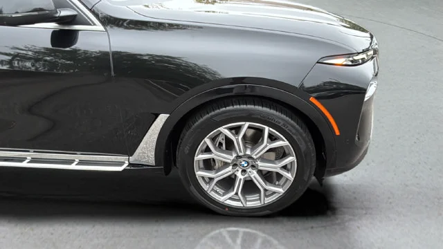 Used 2026 Black BMW xDrive40i image 48