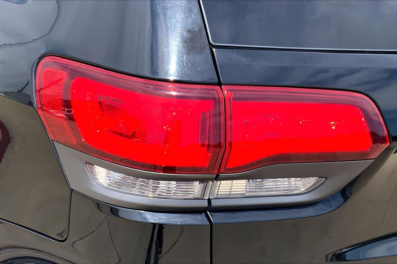 Used 2019 Diamond Black Crystal Pearlcoat Jeep Trailhawk image 27