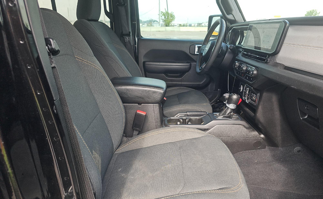 Used 2024 Black Jeep Sport S image 4
