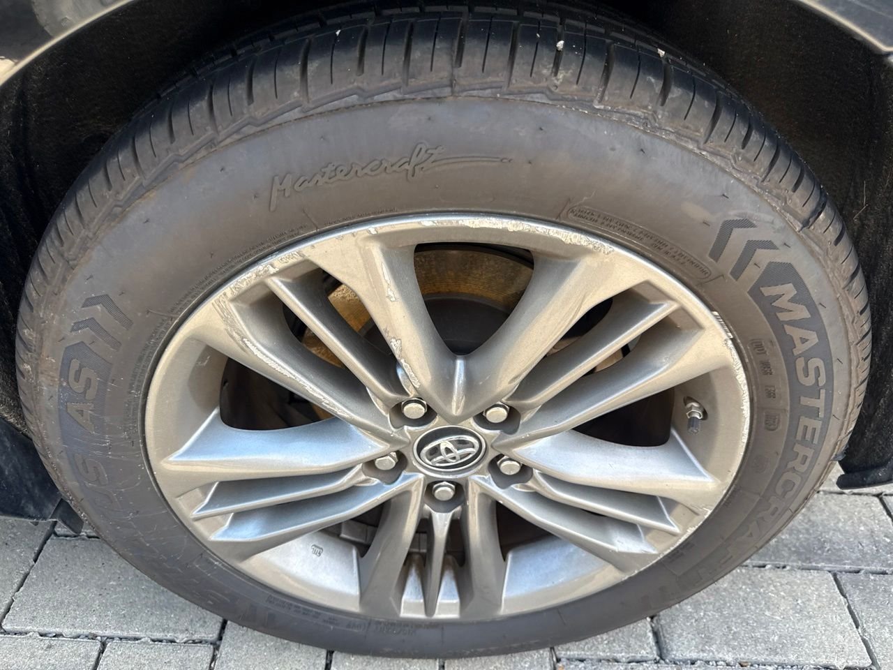 Used 2015 Black Toyota SE image 9