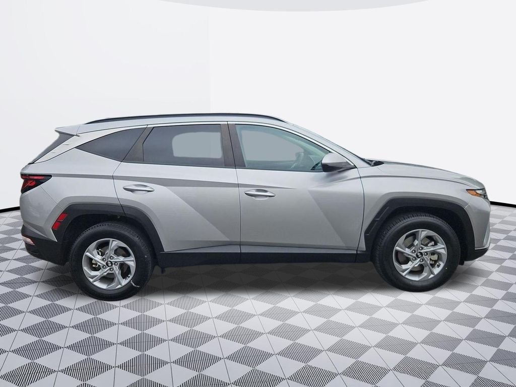 Used 2024 Silver Hyundai SEL image 7