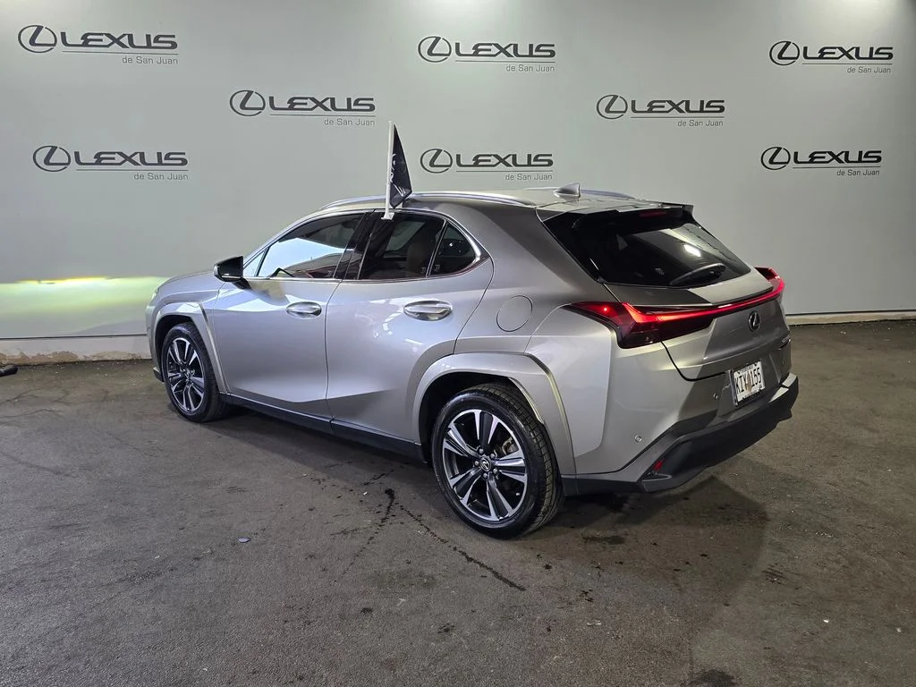 Used 2025 White Lexus 300h F SPORT Design image 8