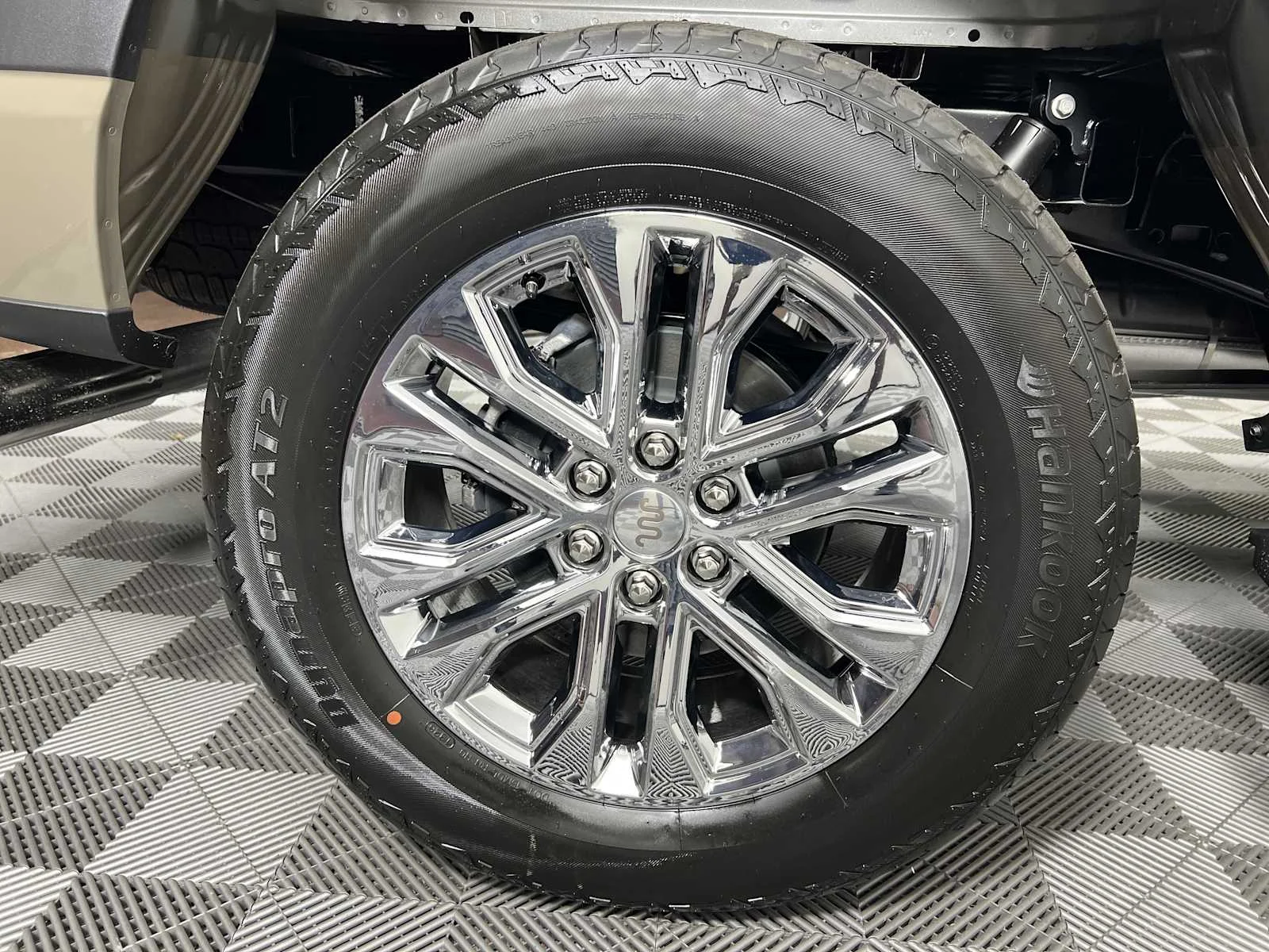 New 2026 Carbonized Gray/Marsh Gray Ford King Ranch image 17