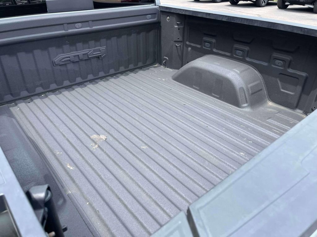 Used 2024 Sterling Metallic GMC AT4 image 11