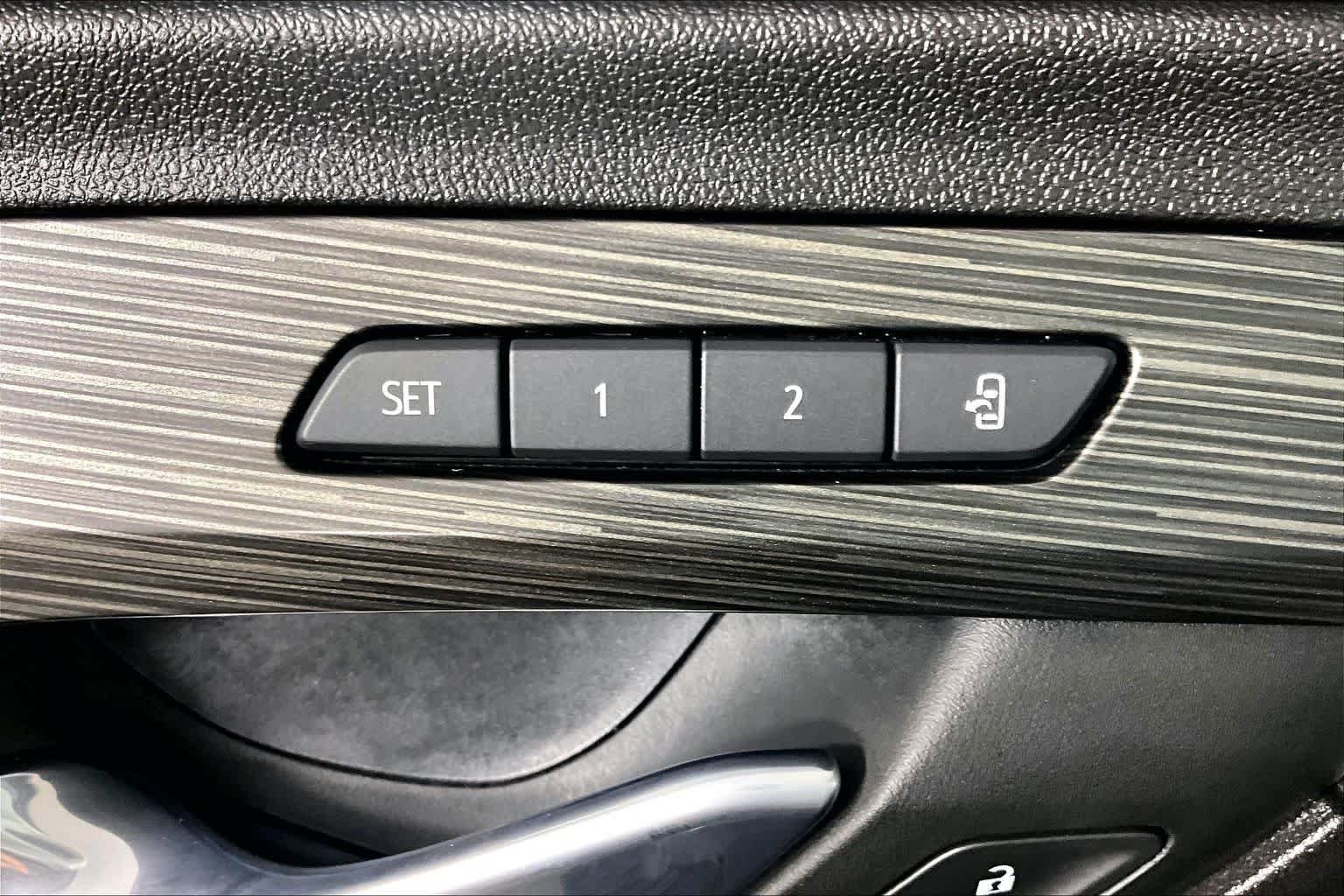 2024 GMC Terrain SLT - Photo 35
