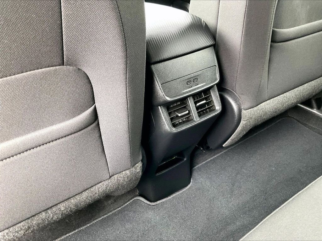 Used 2025 White Chevrolet LT image 26