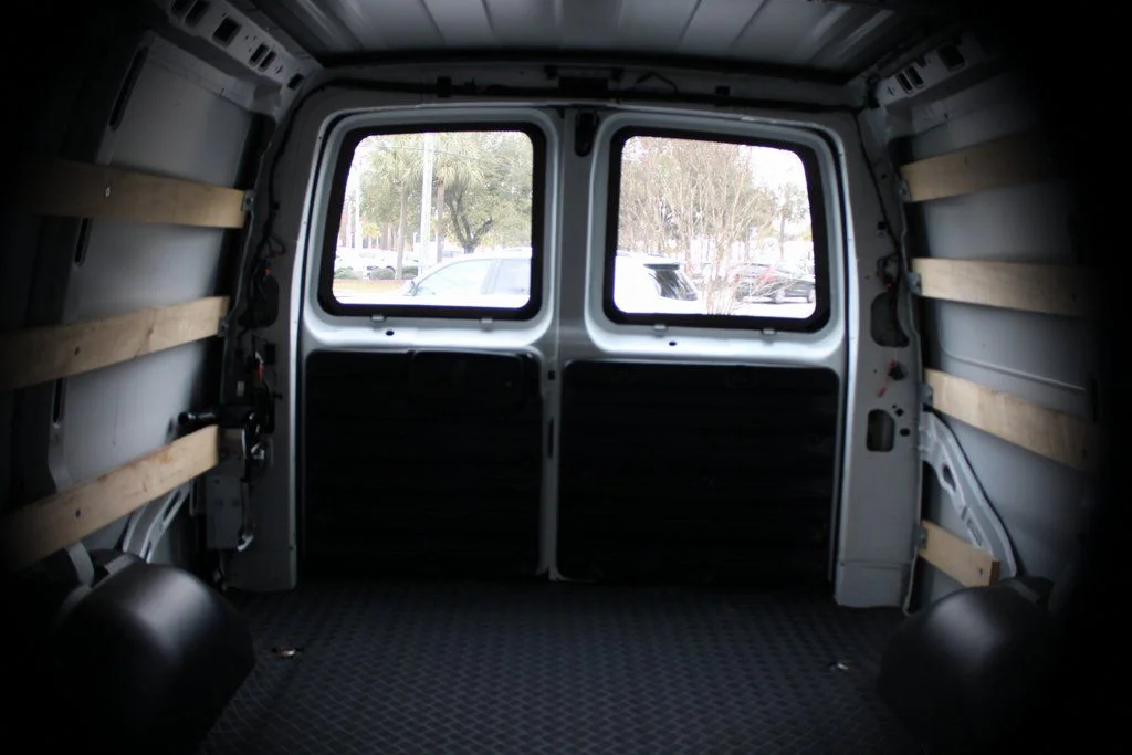 2023 GMC Savana Cargo Work Van - Photo 28