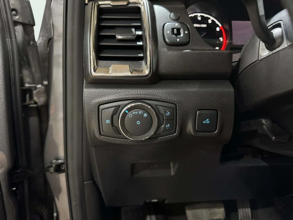 Used 2022 Carbonized Gray Metallic Ford XLT image 21