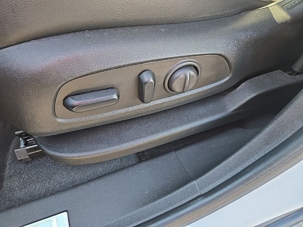 Used 2023 White Chevrolet Premier image 38