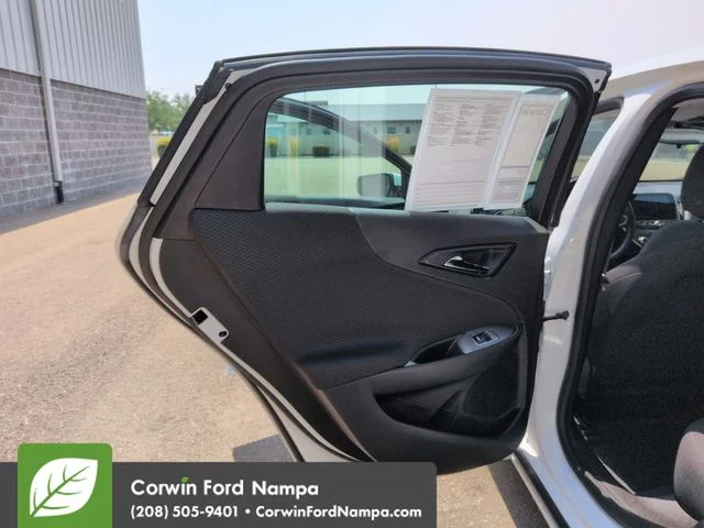 Used 2024 Summit White Chevrolet  image 24