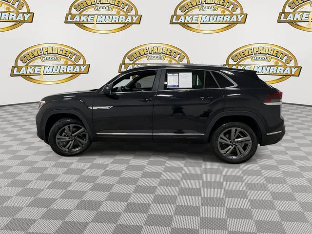 Used 2024 Deep Black Pearl Volkswagen 2.0T SEL R-Line image 9