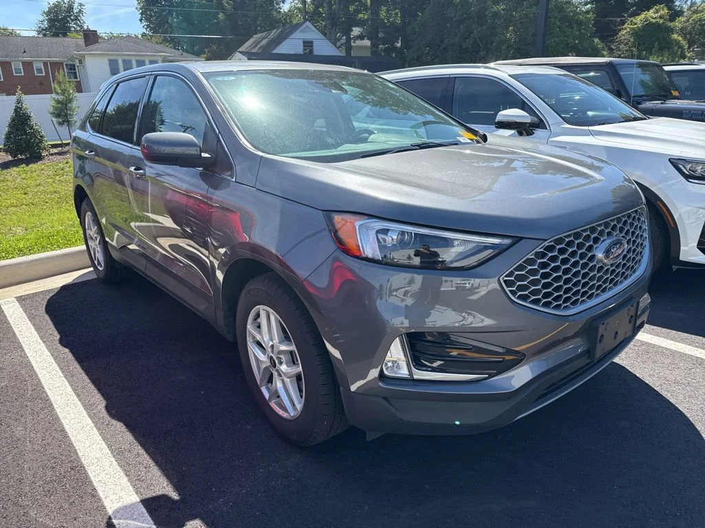 2024 Ford Edge SEL AWD's photo