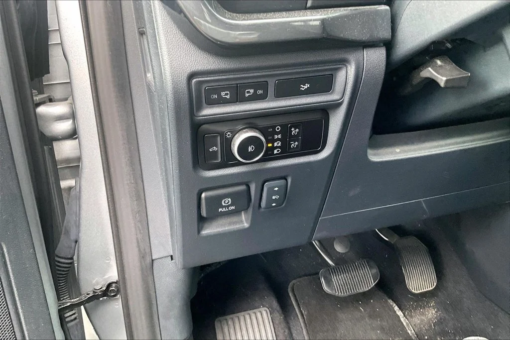 Used 2023 Silver Ford XLT image 36