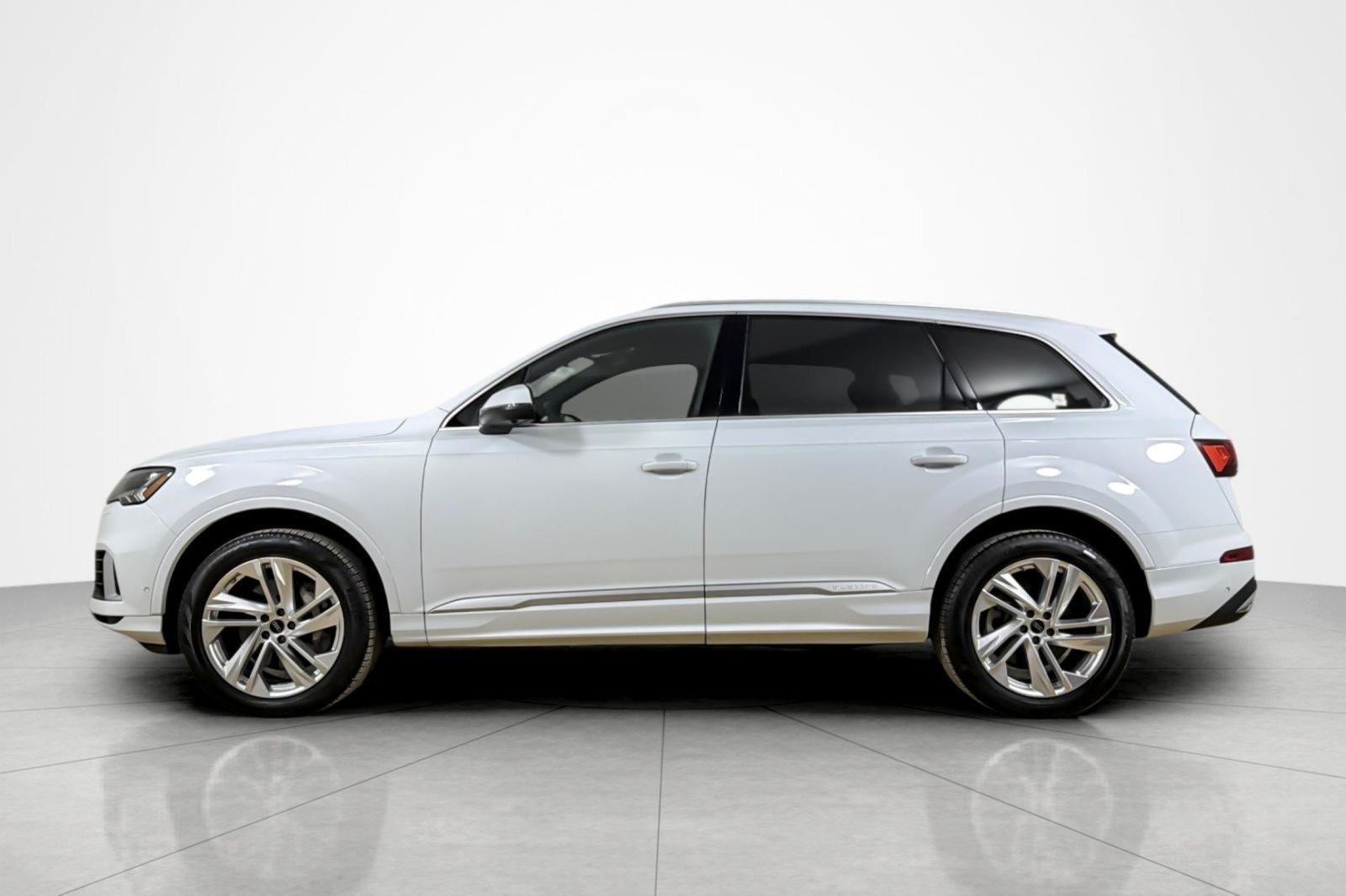 Used 2023 Glacier White Metallic Audi Premium 55 TFSI quattro image 2