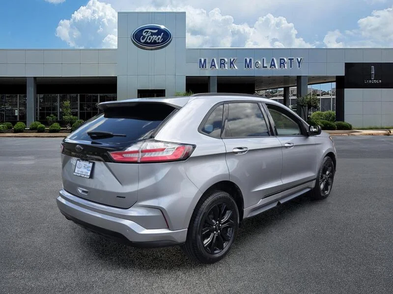 Used 2022 Silver Metallic FORD SE AWD image 5
