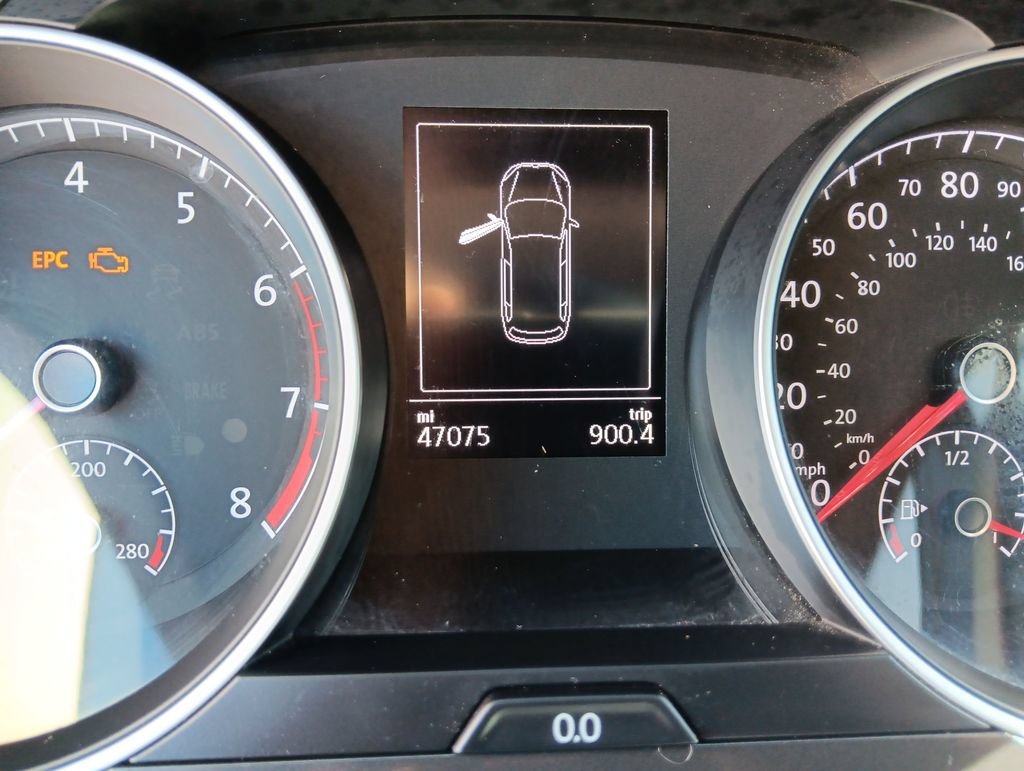 Used 2019 Black Volkswagen S image 16