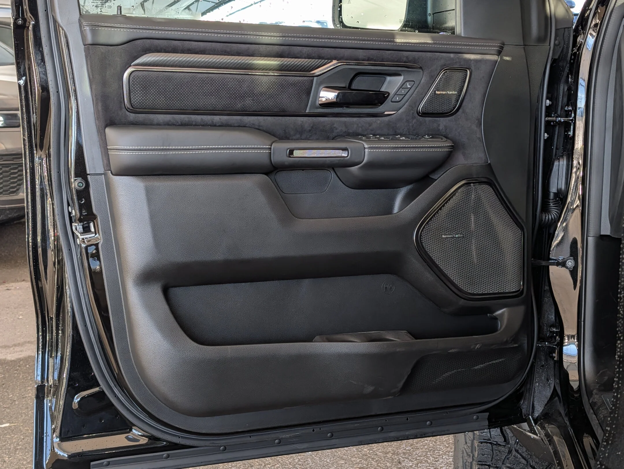 New 2027 Black RAM Rho - - Level 1 Grp - Head-Up Display - Massage Seats - Harman/Kardon Audio & More! image 12