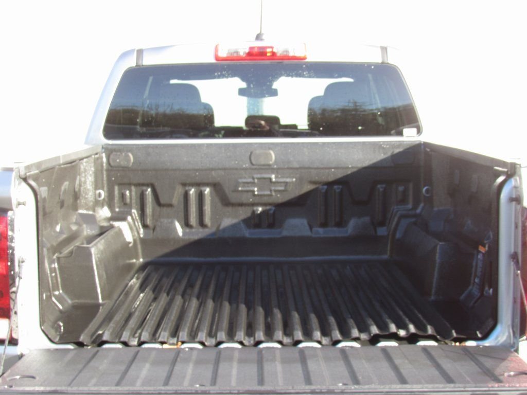 2024 Chevrolet Colorado LT - Photo 8